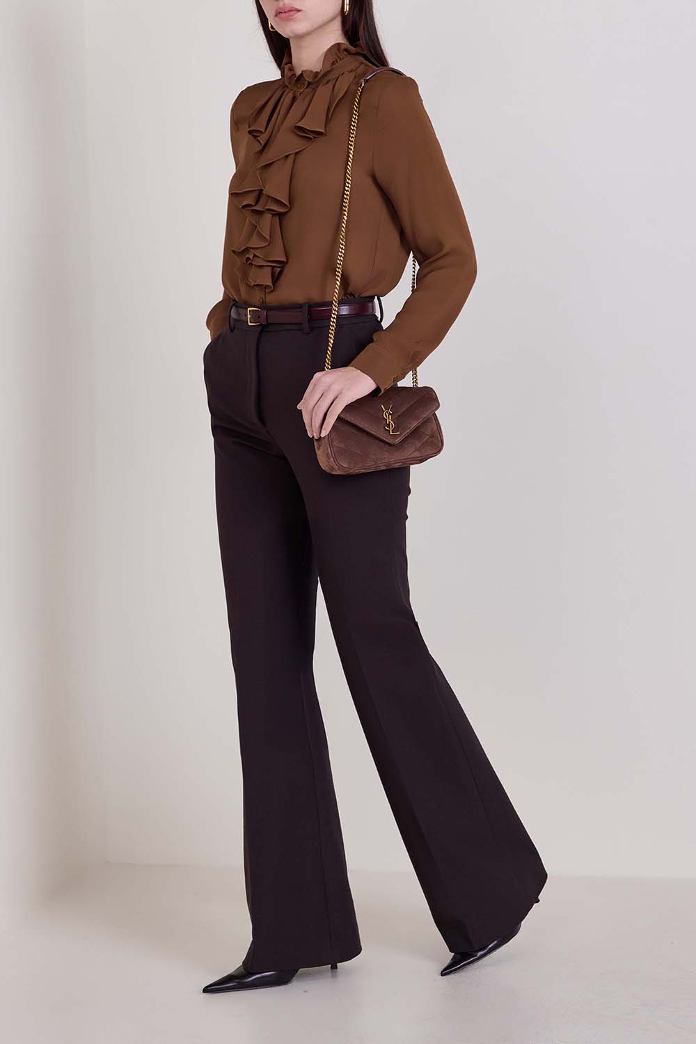 מכנסיים מחויטים